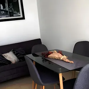  Apartamento Amplio 301 Excelente Ubicación Y A/c